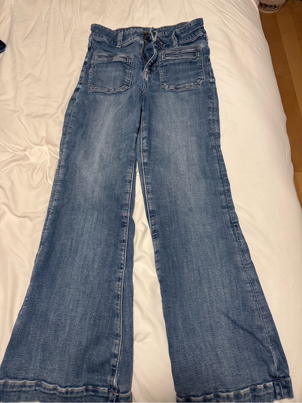 American Eagle Women's Blue Wide-Leg Jeans - Casual Flare Denim